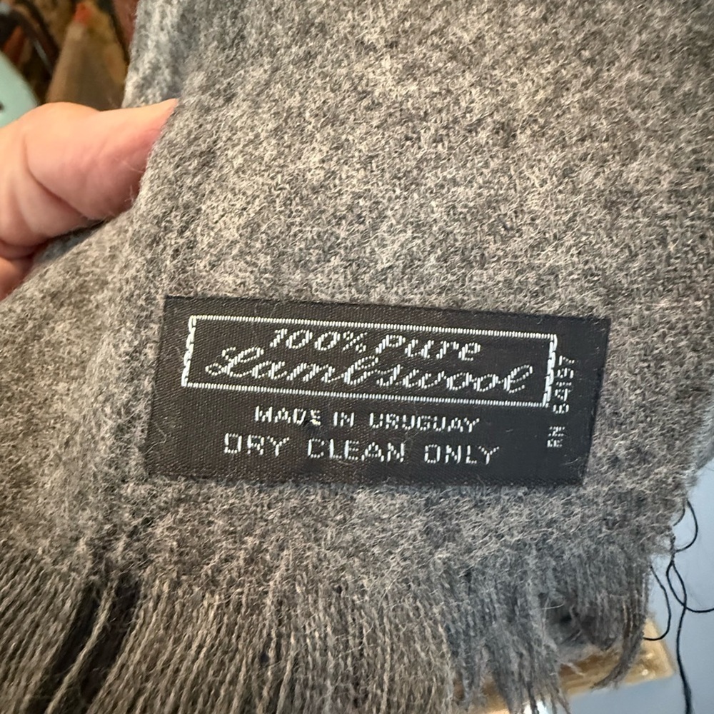 100% Lambswool Gray Unisex Plaid Scarf Made in Uruguay 50"‎ x 11" Plus Fringe - Picture 4 of 4